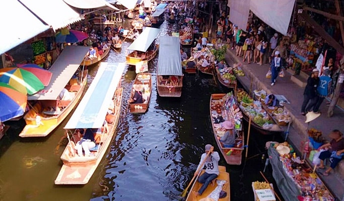 Damnoen Saduak Floating Market