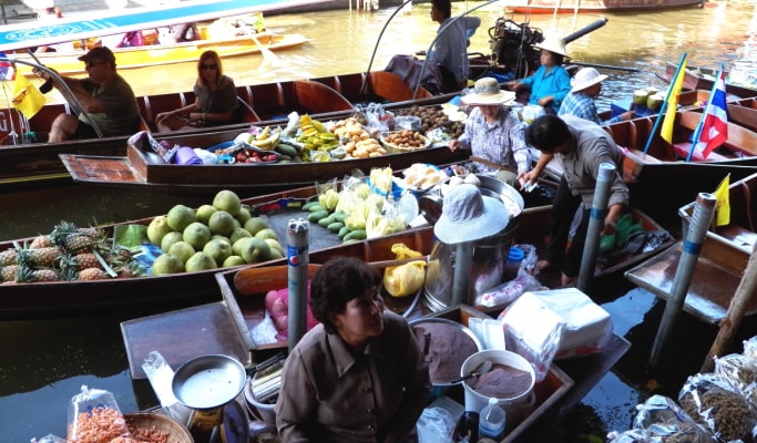Damnoen Saduak Floating Market Tour (+Elephant Ride Option)