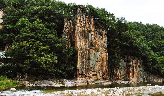 Danyang + Chungjuho Lake Ferry Cruise 1 Day Tour