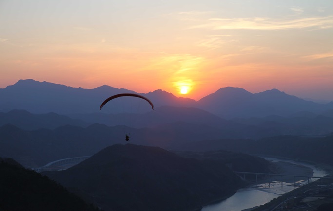 Danyang Paragliding One Day Tour - from Seoul/Busan