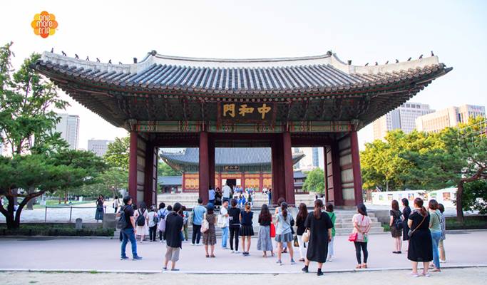 Deoksugung Palace Half Day Tour in Seoul - Trazy, Korea's #1 Travel Shop