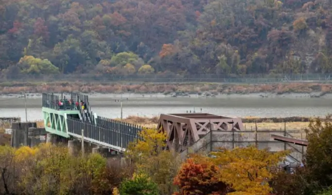 DMZ & UNESCO Geopark 1 Day Tour from Seoul (with Optional Hantangang River Geopark or Gamaksan Valley)