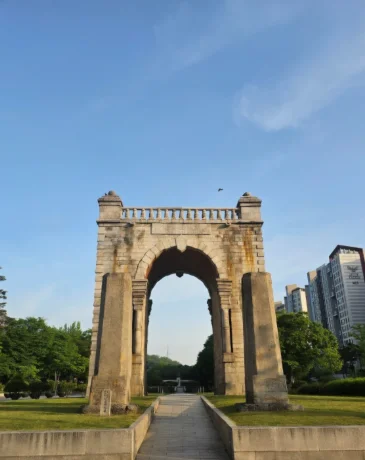 Dongnimmun Gate