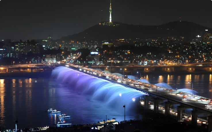 Banpo Bridge Rainbow Fountain