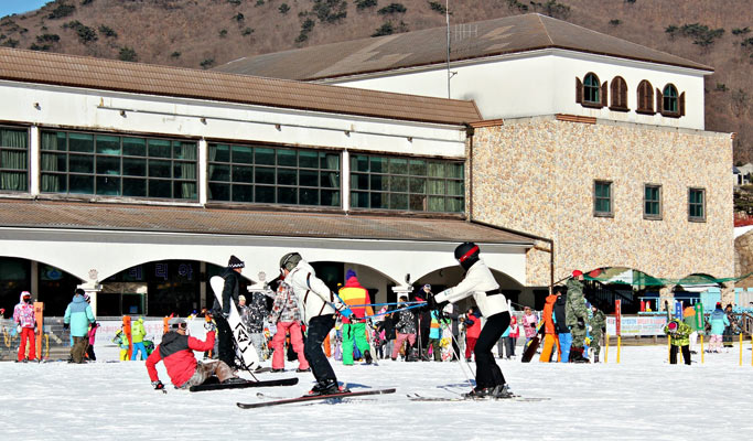 Night Ski/Snowboard Tour (+Basic Lesson): Eden Valley Ski Resort - from Busan