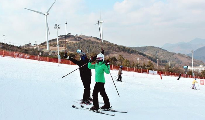Night Ski/Snowboard Tour (+Basic Lesson): Eden Valley Ski Resort - from Busan