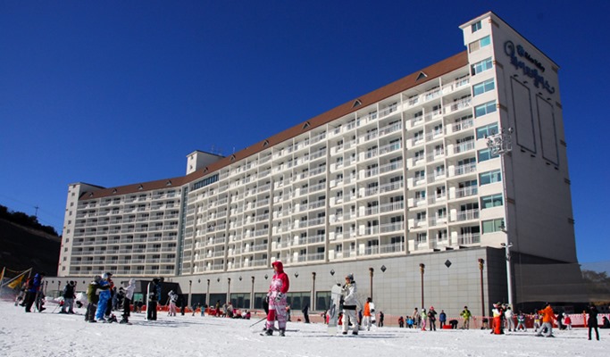 1 Day Ski/Snowboard/Snow Sled Tour: Eden Valley Resort from Daegu