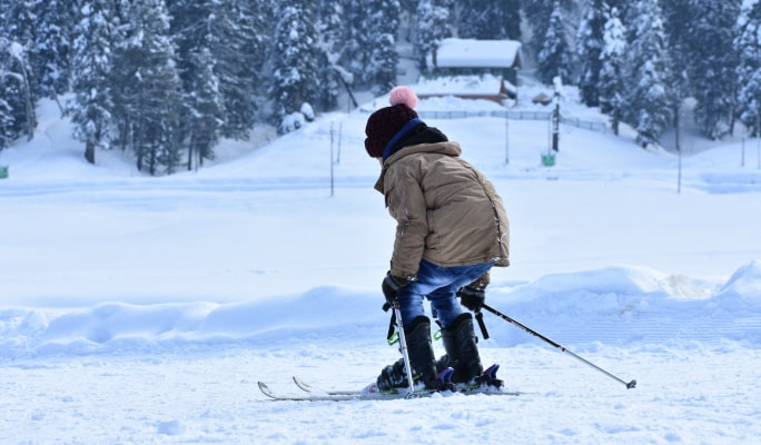 1 Day Ski/Snowboard/Snow Sled Tour: Eden Valley Resort from Busan