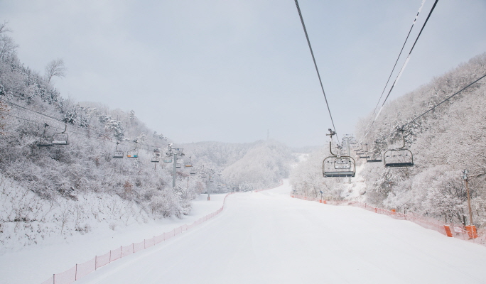1 Day Ski/Snowboard/Snow Sled Tour: Eden Valley Resort from Busan