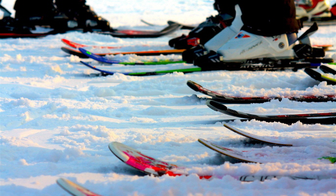 1 Day Ski/Snowboard/Snow Sled Tour: Eden Valley Resort from Busan