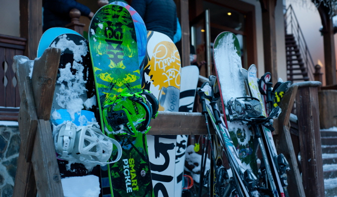 1 Day Ski/Snowboard/Snow Sled Tour: Eden Valley Resort from Busan