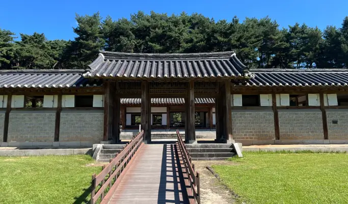 The Royal Tomb of King Sejong + Icheon Ceramics Village + Namhansanseong Fortress 1 Day Tour - from Seoul (EG Tour)