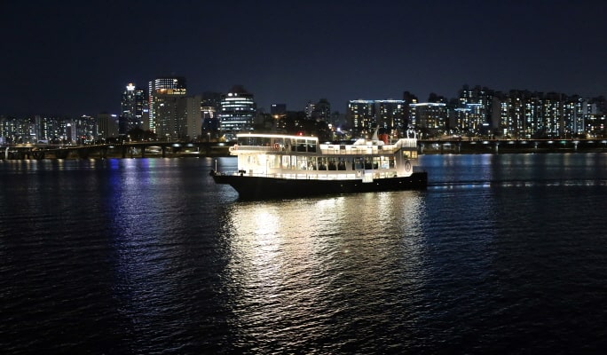 Hangang River E-land Ferry Cruise (Day & Night) - from Yeouido/ Jamsil