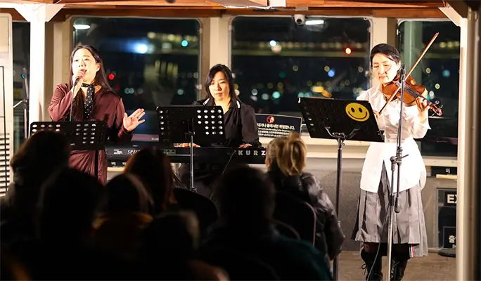 Yeouido E-land Ferry Cruise Hangang River Picnic/ Frangerie Dinner Package
