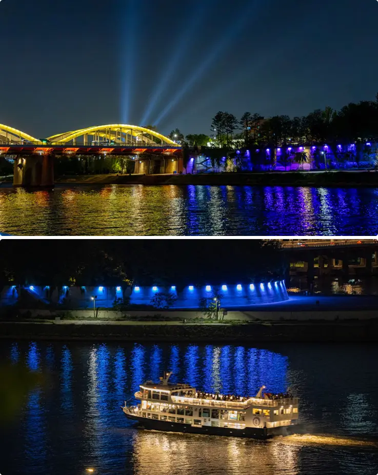 E-land Ferry Starlight Cruise cruising along Hangang River in the evening.