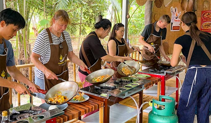 Chiang Mai Elephant Sanctuary + Authentic Thai Cooking Class (+ Lunch & Dinner) (+ Hotel Transfer)