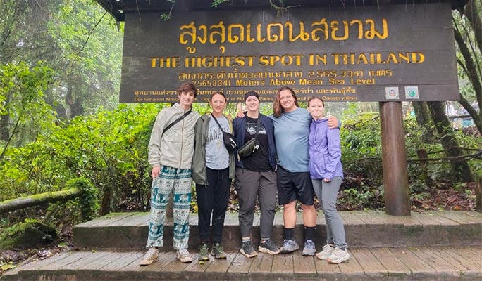 Chiang Mai Elephant Sanctuary + Doi Inthanon Hiking 1 Day Tour (+ Lunch) (+ Hotel Transfer)