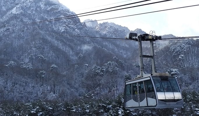Elysian Gangchon Ski Resort + Seoraksan National Park + Garden of Morning Calm Light Festival 1 Day Tour