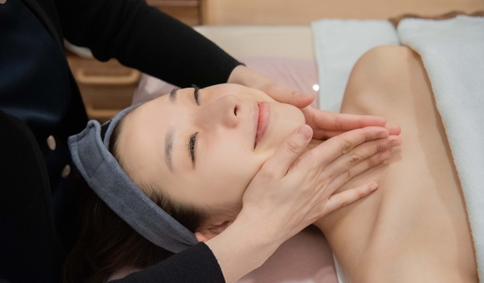 Facial Care & Scalp Head Spa Care Treatment in Daegu
