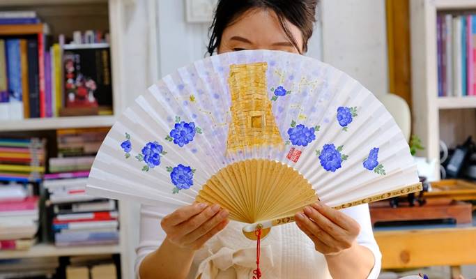 Paint Traditional Folk Illustrations on Folding Fans 1 Day Class in Gyeongju
