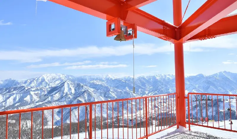 GALA Yuzawa Snow Resort: Lift Pass + Ski/Snowboard Equipment Rental Ticket - view 1