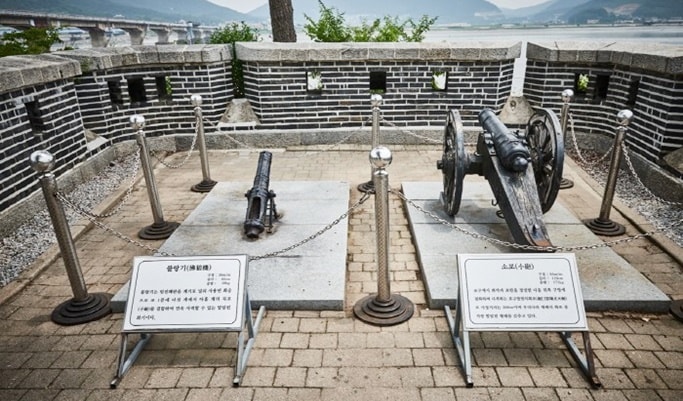 Explore Incheon: Ganghwa Island 1 Day History Tour