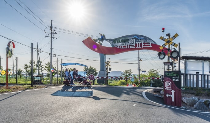 金海加耶主題公園 + 洛東江鐵路自行車 + 甘川文化村 1日遊 - 釜山出發