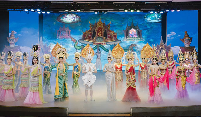 Bangkok Golden Dome Cabaret Show