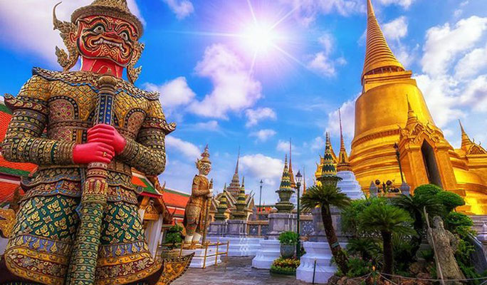 Bangkok Grand Palace + Temples + Boat Trip Half Day Tour