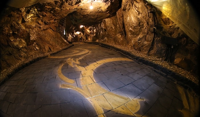 Gwangmyeong Cave + Traditional Market + Hangang Park 1 Day Tour
