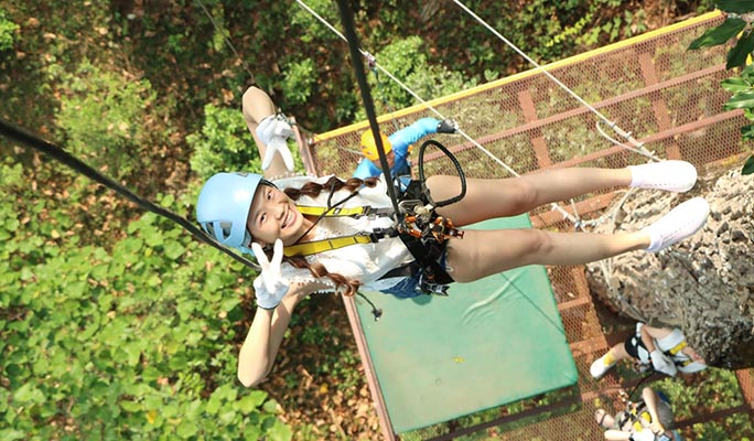 Chiang Mai Kingkong Smile Zipline + Doi Saket Hot Spring 1 Day Private Tour (+ Lunch) (+ Hotel Transfer)