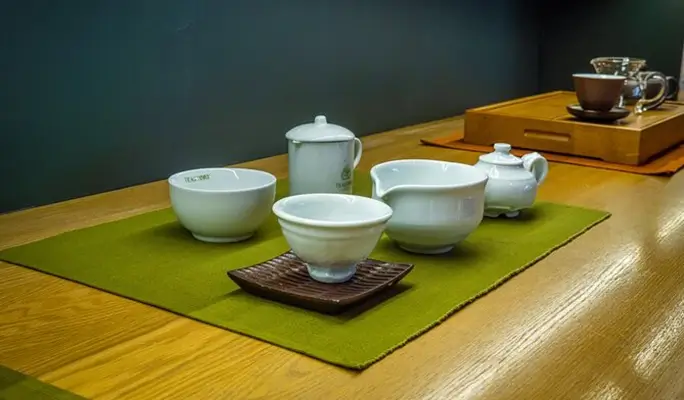 Gyeongbokgung & Insadong Food Walking Tour