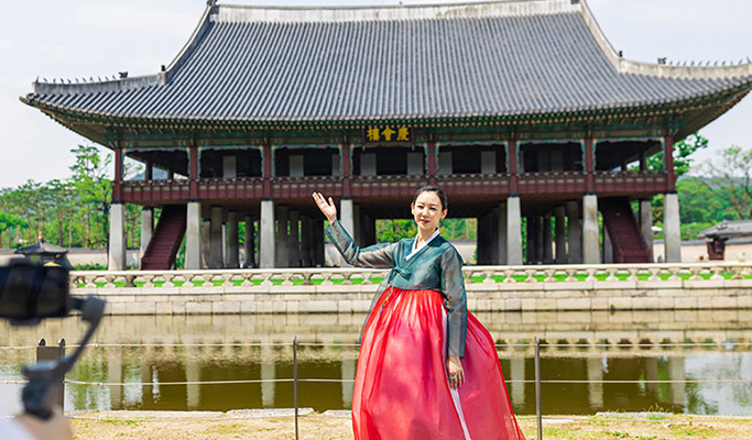 Seoul Live Streaming Tour - Visit Gyeongbokgung Palace at Night (~Dec 3)
