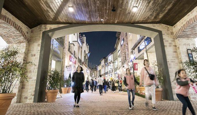 Outlet Shopping Tour: Shinsegae Premium& Lotte Premium Outlet 1 Day Tour (+IKEA) (Join-in/Private)