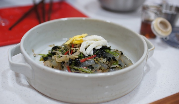 Private Korean Cooking Class + Traditional Market Tour in Gyeongju