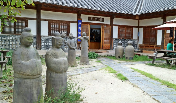 Gyeongju Master Chef (Bibimbap Making & Craft Beer) Private Tour from Busan or Daegu