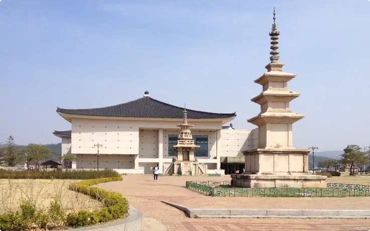 Historical artifacts and exhibits at Gyeongju National Museum.