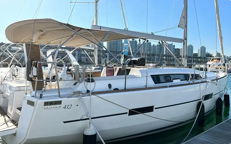 Private yacht model 412 by Dufour in Busan