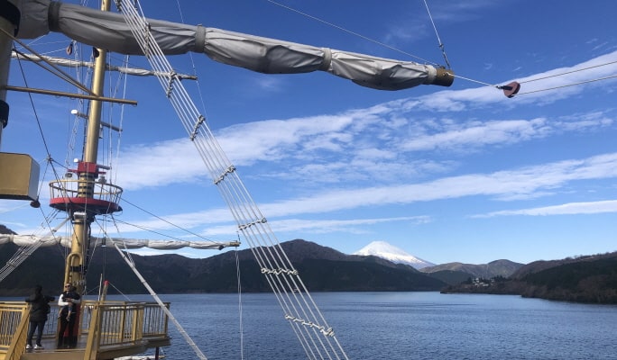 Hakone 1 Day Tour from Tokyo: Lake Ashi Cruise + Owakudani + Gotemba Outlets