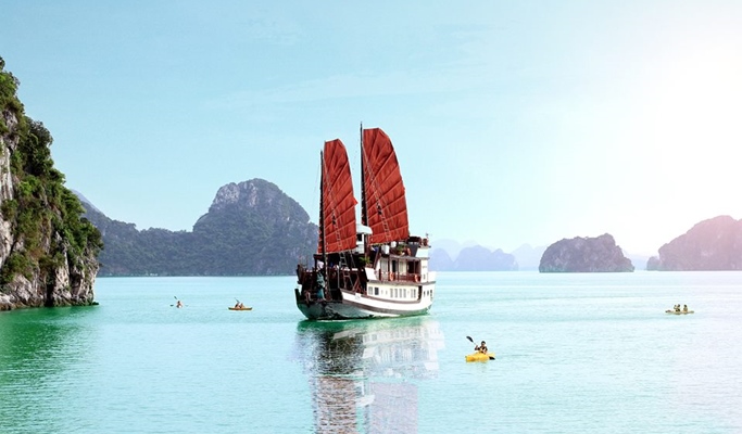 Halong Bay + Thien Cung Cave 1 Day Tour (+ Seafood Lunch/Kayaking or Bamboo Boat Ride) - from Hanoi (+ Transfer option)