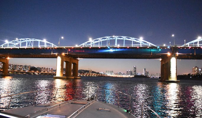 Hangang River Boat / Yacht Tour from Some Sevit Island, Banpo Hangang Park - Join-in or Private