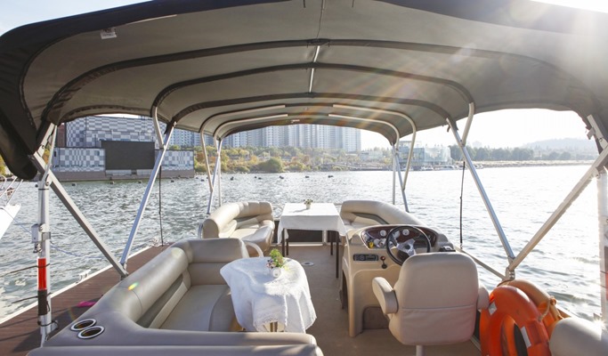 Hangang River Boat / Yacht Tour from Some Sevit Island, Banpo Hangang Park - Join-in or Private