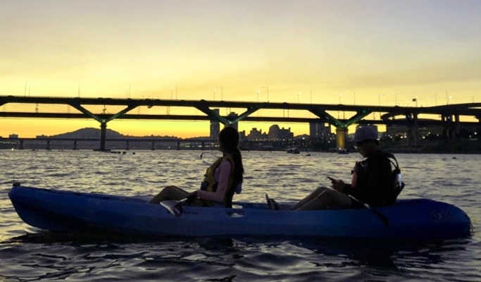 Han River Kayaking (Day / Evening)