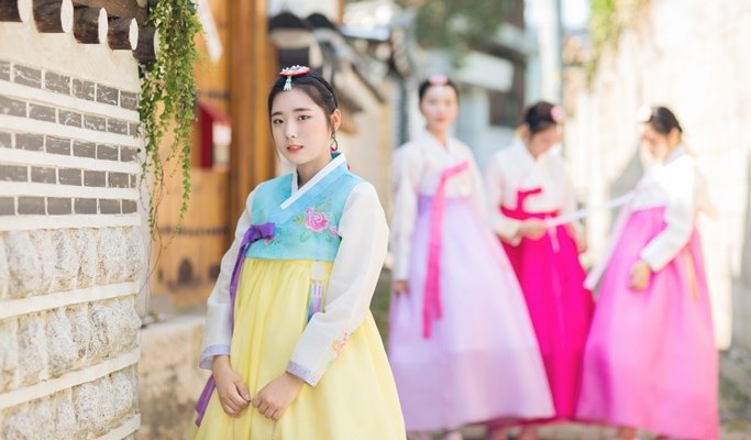 モダン韓服レンタル＆韓国の伝統家屋または景福宮での写真撮影
