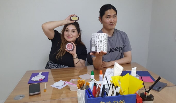 Hanji & Mother-of-Pearl Craft Experience near Hongdae/Mangwon