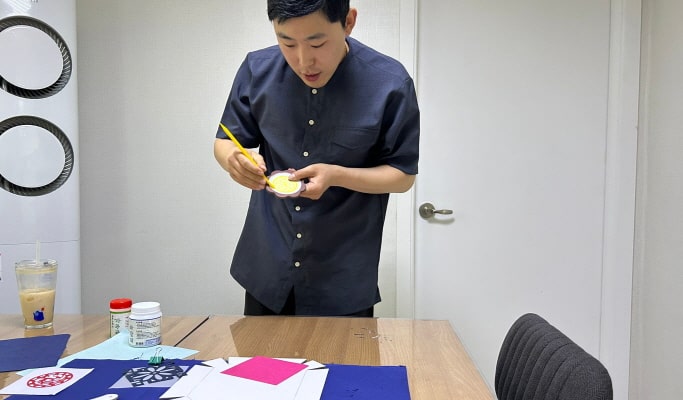 Hanji & Mother-of-Pearl Craft Experience near Hongdae/Mangwon