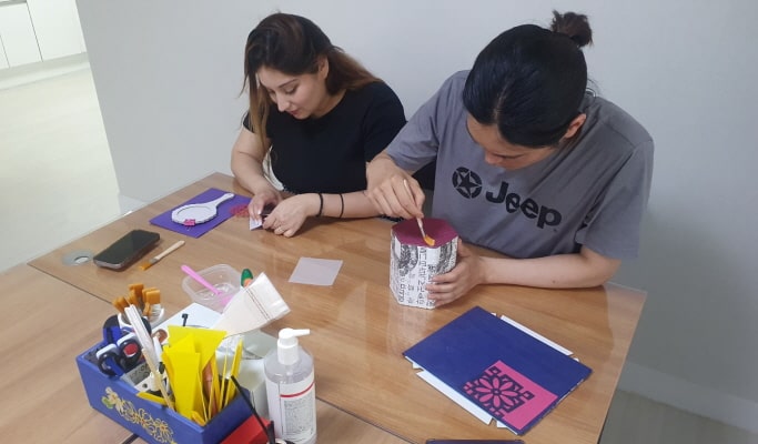 Hanji & Mother-of-Pearl Craft Experience near Hongdae/Mangwon