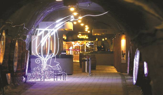 Spring Special: Ho-Am Museum Cherry Blossom Road + Gwangmyeong Cave + Ice Cream Making Experience 1 Day Tour - from Seoul (Apr 1~30)