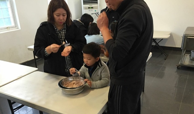 Spring Special: Ho-Am Museum Cherry Blossom Road + Gwangmyeong Cave + Ice Cream Making Experience 1 Day Tour - from Seoul (Apr 1~30)