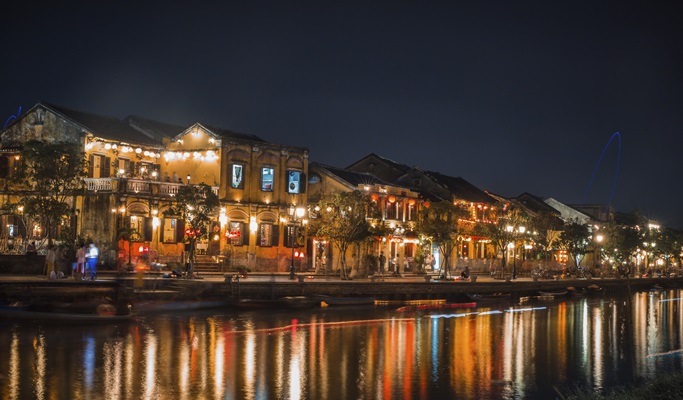 Hoi An Sunrise/Sunset Tour with Photographer (Half Day)